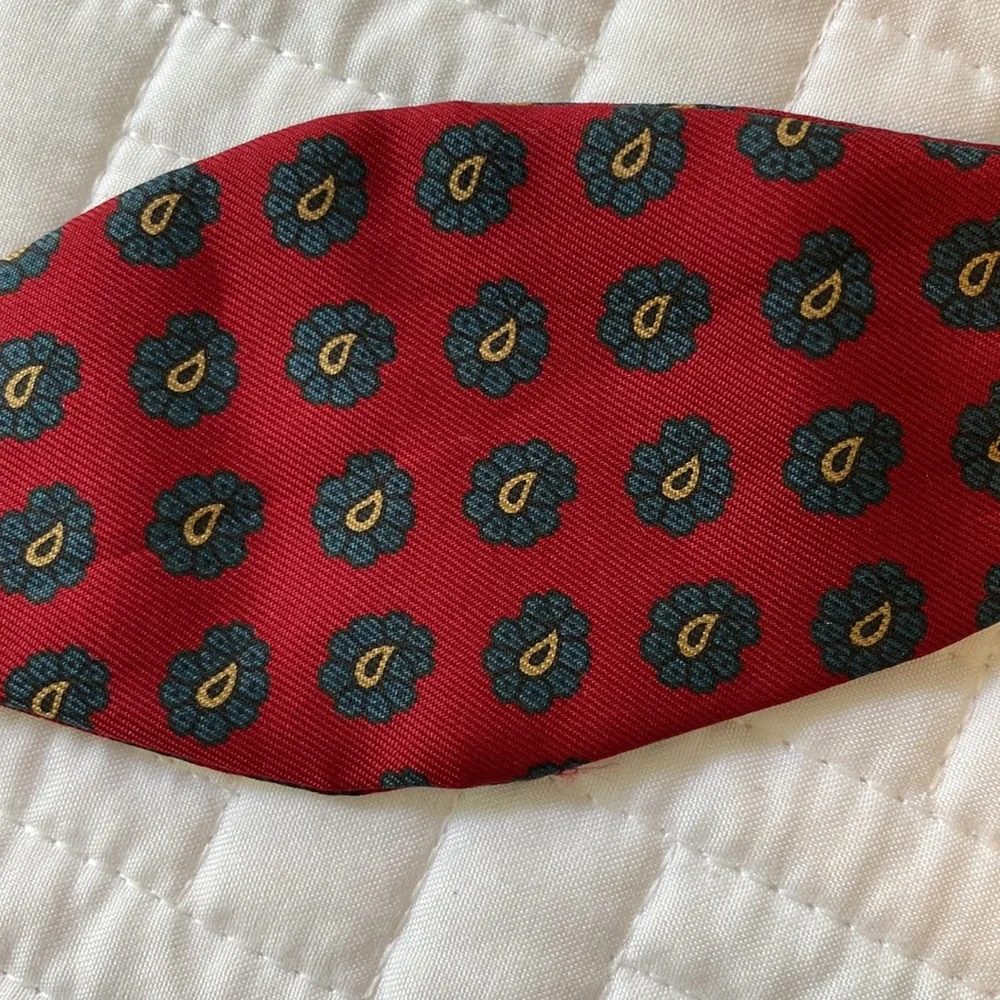 3 bow ties